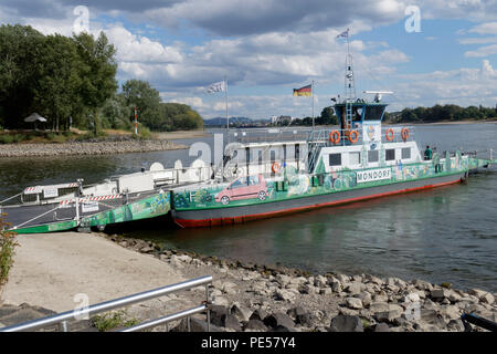 Rheinfähre Mondorf in der Nähe von Bonn, Deutschland. Stockfoto