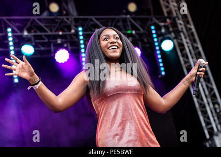 Norwegen, Oslo - August 09, 2018. Der amerikanische Rapper und Lyriker Noname führt ein Live Konzert während der norwegischen Musik Festival Øyafestivalen 2018 in Oslo. (Foto: Gonzales Foto - Terje Dokken). Stockfoto