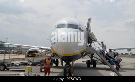 Boarding, Ryanair, Flug, Stansted Airport, Stansted Airport, London, Abflug, Terminal, Essex, England, UK, Europa, Europäischen, Stockfoto