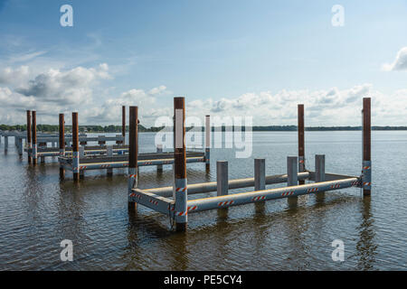 Aufbau der SR 19 Brücke am kleinen See Harris in Lake County, Florida, USA Stockfoto