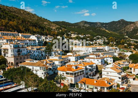 Anzeigen von Mijas Dorf an sonniger Tag, Costa del Sol, Andalusien, Spanien Stockfoto