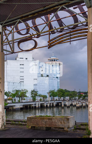 JB Waterfront City. Abgebrochene Projekt in Johor Bahru, Malaysia. Bild wurde bei Sonnenuntergang. Stockfoto