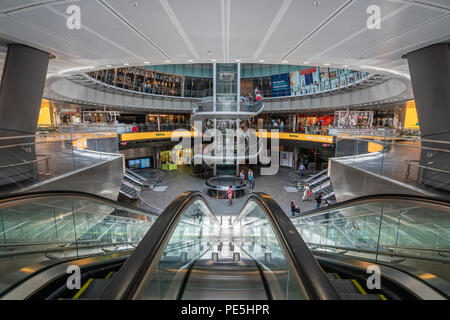 Die Leute, die die Fulton Center in New York Stockfoto