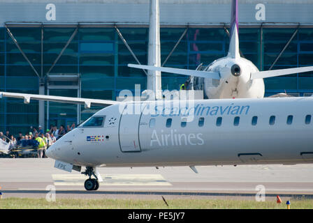 Scandinavian Airlines Flugzeuge Bombardier CRJ-900LR in Danzig Lech Walesa Flughafen, Polen. August 9 2018 © wojciech Strozyk/Alamy Stock Foto Stockfoto