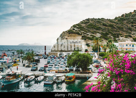 Agia Galini, Kreta, Griechenland - August 2018: Fischerboote im Hafen von Agia Galini an der Südküste von Kreta, Griechenland. Foto in Griechenland. Stockfoto