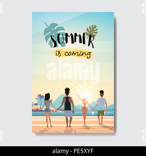 Sommer liebe Menschen halten sich an den Händen der Suche sonnenaufgang Rückansicht entspannen Landschaft Strand Abzeichen Design Label. Jahreszeit Urlaub Schriftzug für Logo, Vorlagen, Einladungen, Grußkarten, Drucke und Poster. Stock Vektor