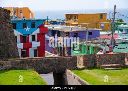 Die Nachbarschaft La Perla in der Altstadt von San Juan, Puerto Rico. Stockfoto