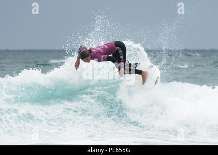 Fistral Beach, Newquay, Großbritannien. 12. Aug 2018. Boardmasters Roxy Open Surfing Contest, Juliette Lacome französischen Surfer gewinnt Titel., August 12th, 2018 Robert Taylor/Alamy Leben Nachrichten. Newquay, Cornwall, England. Credit: Robert Taylor/Alamy leben Nachrichten Stockfoto