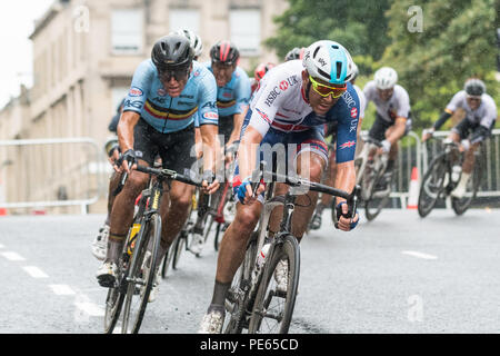 Glasgow, Schottland, Großbritannien - 12 August 2018: Europameisterschaften 2018 - Team GB Radfahrer Lukas Rowe, die im 15. Platz in der Regen während der europäischen Meisterschaften Männer Straße Rennen in Glasgow Credit: Kay Roxby/Alamy leben Nachrichten Stockfoto