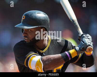 San Francisco, USA. 12. Aug 2018. 12. August 2018: Pittsburgh Pirates rechter Feldspieler Gregory Polanco (25) at bat, während ein MLB-Spiel zwischen den Pittsburgh Pirates und die San Francisco Giants bei AT&T Park in San Francisco, Kalifornien. Valerie Shoaps/CSM Credit: Cal Sport Media/Alamy leben Nachrichten Stockfoto