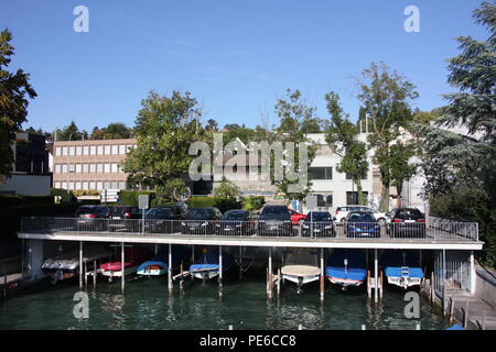 Zürich, Schweiz. 12. Aug 2018. Schönen Sommertag als die Temperatur erreicht 31 Grad an der See in Zürich, Schweiz, der Credit: Gari Wyn Williams/Alamy leben Nachrichten Stockfoto