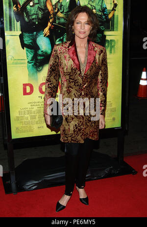 Jacqueline Bisset Ankunft auf dem Domino Premiere auf der Chinese Theatre in Los Angeles. Oktober 11, 2005.09 BissetJacqueline 006 Red Carpet Event, Vertikal, USA, Filmindustrie, Prominente, Fotografie, Bestof, Kunst, Kultur und Unterhaltung, Topix Prominente Fashion/Vertikal, Besten, Event in Hollywood Leben - Kalifornien, Roter Teppich und backstage, USA, Film, Stars, Film Stars, TV Stars, Musik, Promis, Fotografie, Bestof, Kunst, Kultur und Unterhaltung, Topix, vertikal, eine Person aus dem Jahr 2005, Anfrage tsuni@Gamma-USA.com Mode - Volle Länge Stockfoto