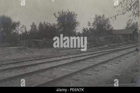 Armee-Mun.-Depot, Lager von 30,5 und 38 cm Munition. Stockfoto