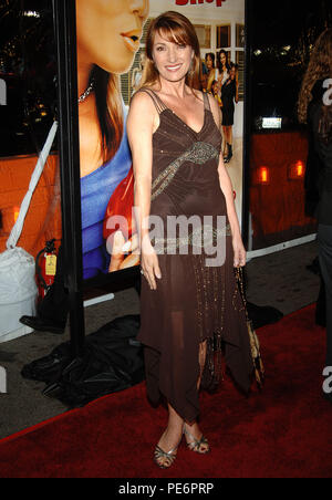 Jane Seymour bei der Ankunft im Schönheitssalon Premiere am National Theatre in Los Angeles. März 24, 2005.16 SeymourJane059 Red Carpet Event, Vertikal, USA, Filmindustrie, Prominente, Fotografie, Bestof, Kunst, Kultur und Unterhaltung, Topix Prominente Fashion/Vertikal, Besten, Event in Hollywood Leben - Kalifornien, Roter Teppich und backstage, USA, Film, Stars, Film Stars, TV Stars, Musik, Promis, Fotografie, Bestof, Kunst, Kultur und Unterhaltung, Topix, vertikal, eine Person aus dem Jahr 2005, Anfrage tsuni@Gamma-USA.com Mode - Volle Länge Stockfoto