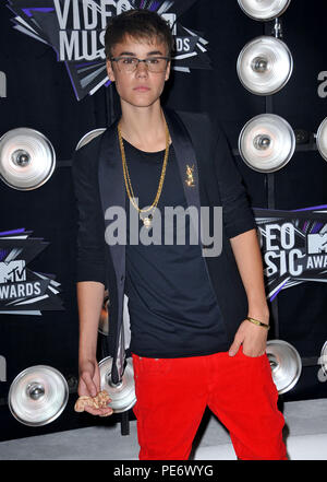 Justin Bieber bei 2011 MTV Video Music Awards im Nokia Theater in Los Angeles. Veranstaltung in Hollywood Leben - Kalifornien, Red Carpet Event, USA, Filmindustrie, Prominente, Fotografie, Kunst, Kultur und Unterhaltung, Topix prominente Mode, Besten, Hollywood Leben, Event in Hollywood Leben - Kalifornien, Roter Teppich und backstage, Film Stars, TV Stars, Prominente, Musik, Bestof, Kunst, Kultur und Unterhaltung, vertikal, eine Person, Fotografie, drei Viertel, 2011 Anfrage tsuni@Gamma-USA.com, Kredit Tsuni/USA, Stockfoto