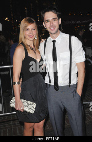 Warten auf Ewig Premiere an der Waldung Theater in Los Angeles. Scott Mechlowicz, Heather Wochen Fall in Hollywood Leben - Kalifornien, Red Carpet Event, USA, Filmindustrie, Prominente, Fotografie, Kunst, Kultur und Unterhaltung, Topix prominente Mode, Besten, Hollywood Leben, Event in Hollywood Leben - Kalifornien, Roter Teppich und backstage, Film Stars, TV Stars, Prominente, Musik, Bestof, Kunst, Kultur und Unterhaltung, vertikal, eine Person, Fotografie, drei Viertel, 2011 Anfrage tsuni@Gamma-USA.com, Kredit Tsuni/USA, Stockfoto