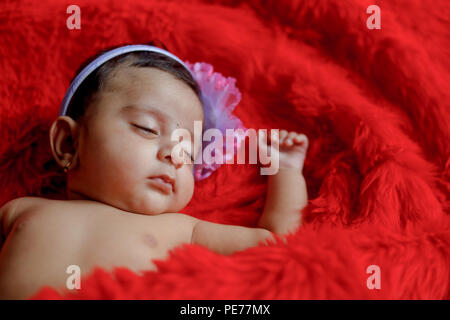 Cute Indischen baby girl Stockfoto