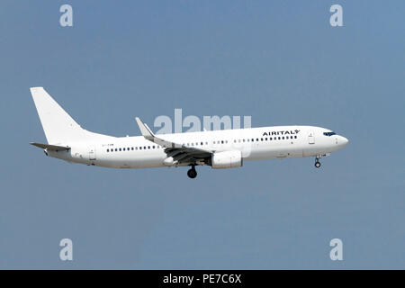 AirItaly Boeing 737 Next Gen Passenger Jet beim Start Fotografiert am Flughafen Malpensa, Mailand, Italien Stockfoto