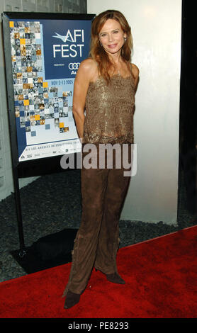 Lena Olin bei der Ankunft im CASANOVA Premiere bei der Schließung der AFI Woche Fest am Arclight Theater in Los Angeles. November 13, 2005. OlinLena003 Red Carpet Event, Vertikal, USA, Filmindustrie, Prominente, Fotografie, Bestof, Kunst, Kultur und Unterhaltung, Topix Prominente Fashion/Vertikal, Besten, Event in Hollywood Leben - Kalifornien, Roter Teppich und backstage, USA, Film, Stars, Film Stars, TV Stars, Musik, Promis, Fotografie, Bestof, Kunst, Kultur und Unterhaltung, Topix, vertikal, eine Person aus dem Jahr 2005, Anfrage tsuni@Gamma-USA.com Mode Stockfoto