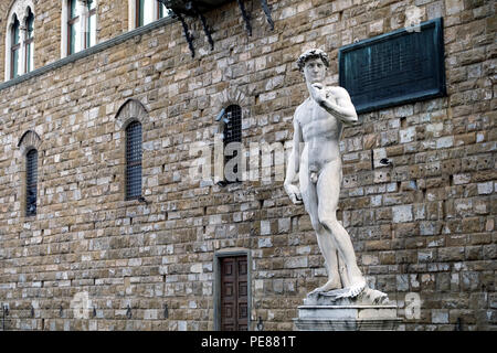 Tolle Aufnahme von Michelangelos David Replik Statue auf der Piazza della Signoria, Florenz, Toskana, Italien Stockfoto