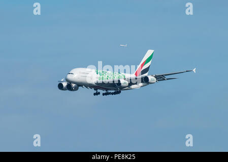 Bangkok, Thailand, 12. August 2018: Emirates Reg. Nr. Ein 6-AWZ EIN 380-861 Flug EK 374 von dxb Landung zu BKK Stockfoto