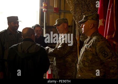 Us-Truppen Afghanistan feierte heute eine Übertragung der Autorität als Generalmajor Jeffrey Bannister, 10 Mountain Division, Leichte Infanterie, die Position des stellvertretenden Befehlshaber für USFOR-A an Stelle von Generalmajor James Rainey und 3 Infanterie Division übernommen. Stockfoto