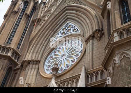 Fassade der Kathedrale St. Philamenas in Mysore, Indien Stockfoto