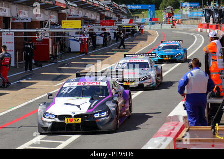 Autos in der Boxengasse richten für Qualifying in der DTM 2018 in Brands Hatch, Großbritannien Stockfoto