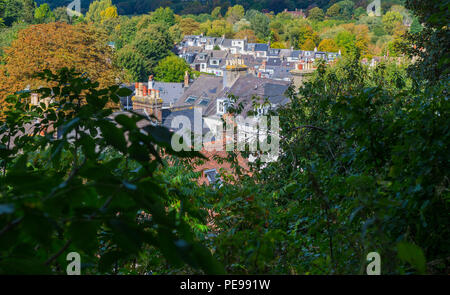 Aussicht auf die Dächer der Häuser in der britischen Grafschaft Stadt Lewes, East Sussex, England, UK. Blick auf eine kleine Stadt. Stockfoto