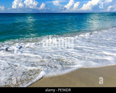 Gulf Shores Beach Surf ganz nah am Golf von Mexiko, guld Shores, Alabama, USA Stockfoto