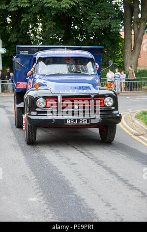 Fahrzeuge auf dem Vintage Dampf Straße laufen in der driffield Steam Rally Stockfoto