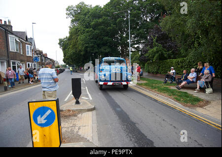 Fahrzeuge auf dem Vintage Dampf Straße laufen in der driffield Steam Rally Stockfoto