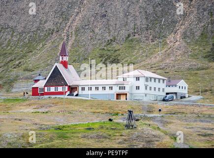 Die Kirche in Longyearbyen die nördlichste Stadt der Welt mit einer Bevölkerung Stockfoto