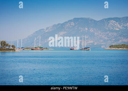 Blick auf Inseln im Ägäischen Meer in der Nähe von Marmaris. Türkei Stockfoto