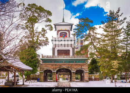 Kanazawa, Japan in Oyama Schrein im Winter. Stockfoto