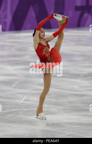 Olympiasieger Alina Zagitova der olympischen Athleten aus Russland führt in das Team Event Damen Einzellauf Kür beim Olympischen Spiele 2018 Stockfoto