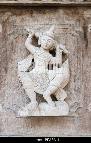 Detail der Holzschnitzereien im Kloster Shwenandaw Kyaung, Mandalay, Myanmar Stockfoto