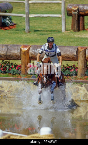 Olympische Spiele, Sydney September 2000, Mark Todd (NZL) Reiten Eyespy IIMark Todd (NZL) Reiten Eyespy II. Stockfoto