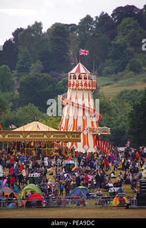 Traditionelle helter-skelter Folie Fliegen Union Jack durch die große Masse. Bristol Balloon Fiesta, 2018, UK. Stockfoto