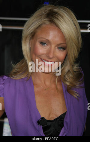 Kelly Ripa 2008 Foto von John Barrett/PHOTOlink.net Stockfoto