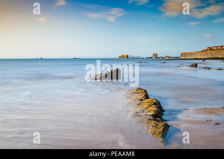 Mit Blick auf den Firth-of-Forth von Kirkcaldy Fife in Schottland. Stockfoto