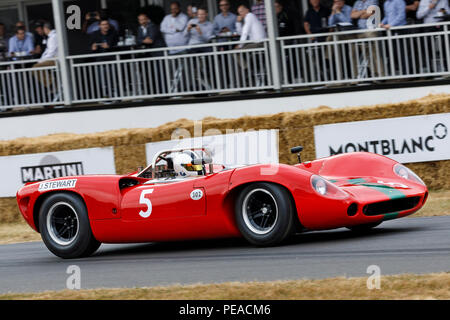 1965 Lola-Chevrolet T70 Spyder, John Surtees" Sieger Auto, von Tony Sinclair am Goodwood Festival 2018 von Geschwindigkeit, Sussex, UK. Stockfoto