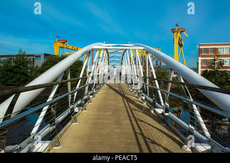 Sam Thompson Brücke Connswater Community Greenway Victoria Park Shorts Aircraft Factory Harland und Wolfe Werft Ost Belfast Stockfoto