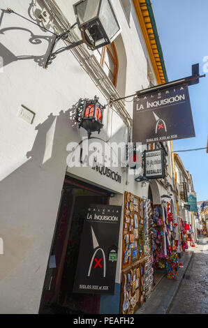 Cordoba, Spanien - 13.Juli 2018: Eintritt in die Spanische Inquisition museum in Cordoba, das Jüdische Viertel, die zum Weltkulturerbe der Vereinten Nationen erklärt wurde. Stockfoto