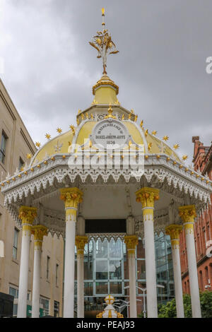 Die Jaffe Brunnen Belfast. Der viktorianische Memorial Fountain zu Daniel Joseph Jaffe in Victoria Square. Stockfoto