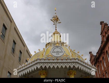 Die Jaffe Brunnen Belfast. Der viktorianische Memorial Fountain zu Daniel Joseph Jaffe in Victoria Square. Stockfoto