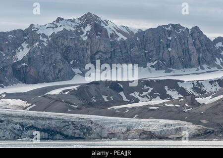 Fjortende Julibreen und Krossfjorden, Spitzbergen, Svalbard, Norwegen Stockfoto