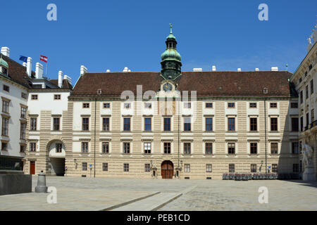 Blick aus dem Innenhof der Hofburg in Wien die Amalienburg - Österreich. Stockfoto