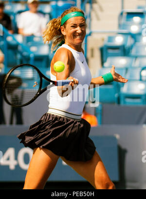 Mason, Ohio, USA. 13. August 2018: Victoria Azarenka (BLR) schlägt den Ball zurück zu Carla Suarez Navarro am westlichen Südlichen Öffnen in Brent Clark/Alamy leben Nachrichten Stockfoto