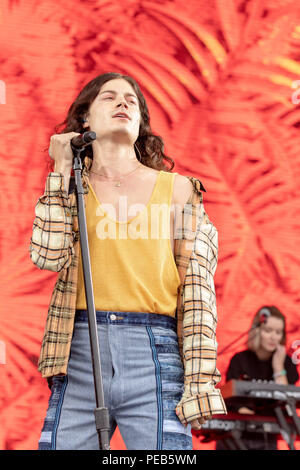 San Francisco, Kalifornien, USA. 12 Aug, 2018. BORNS (GARRETT BORNS) während Außerhalb landet Musik Festival im Golden Gate Park in San Francisco, Kalifornien Quelle: Daniel DeSlover/ZUMA Draht/Alamy leben Nachrichten Stockfoto